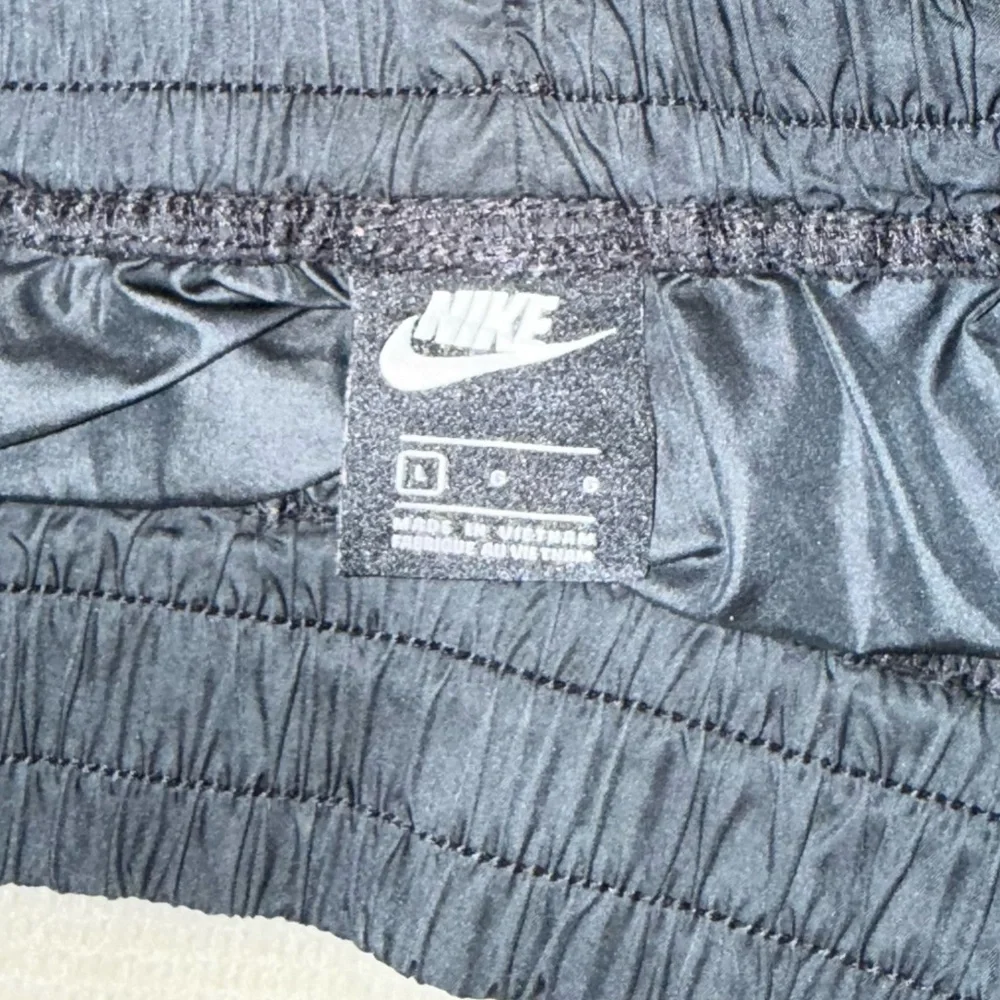 Nike women’s Black Performance Shorts‎